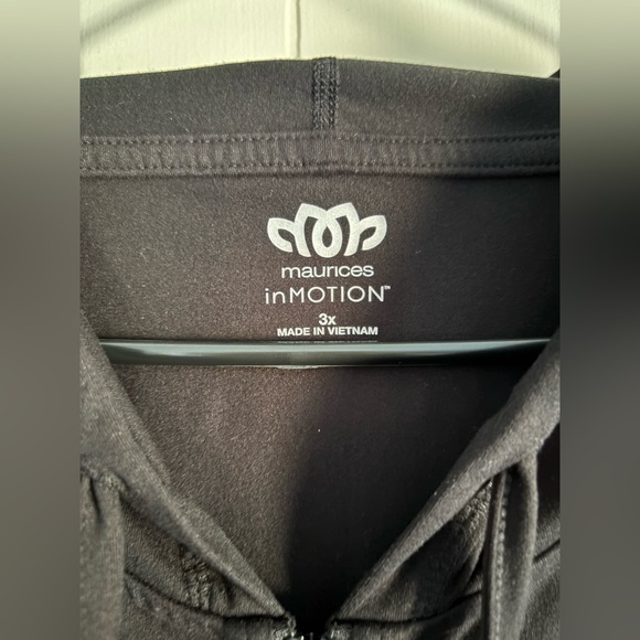 Maurices in motion zip up jacket size 3 - Picture 3 of 6